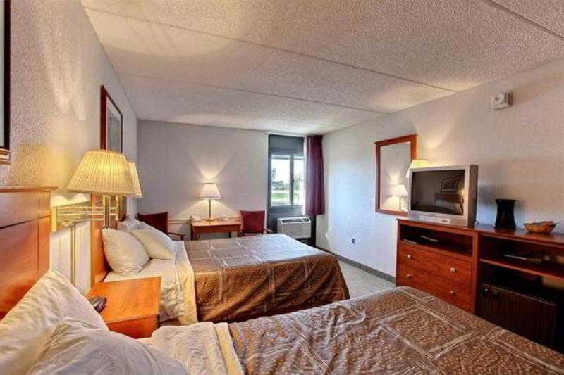 Quality Inn Thief River Falls Exterior photo