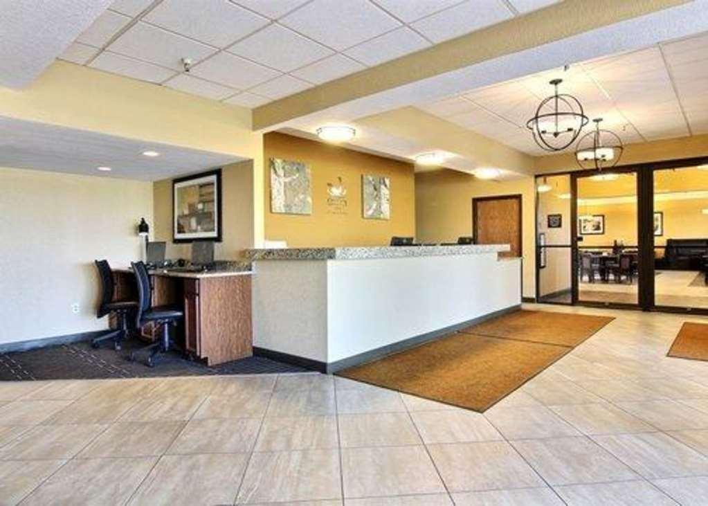 Quality Inn Thief River Falls Interior photo