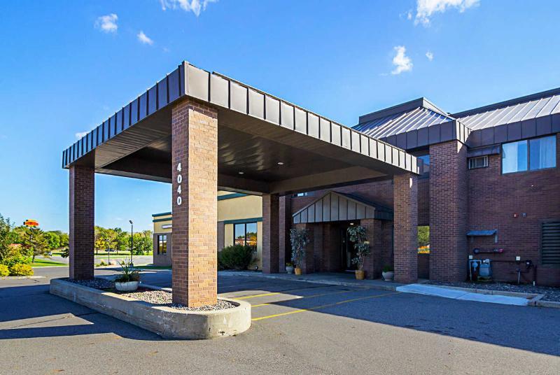 Quality Inn Thief River Falls Exterior photo