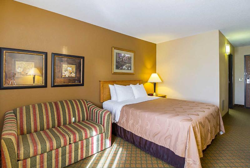 Quality Inn Thief River Falls Exterior photo