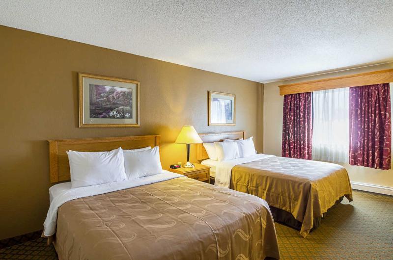 Quality Inn Thief River Falls Exterior photo