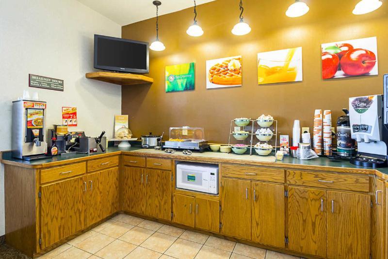 Quality Inn Thief River Falls Exterior photo